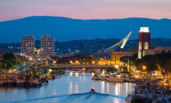 Scopri Pescara, la città del grande poete Gabriele D'Annunzio Scopri Pescara, la città del grande poete Gabriele D'Annunzio