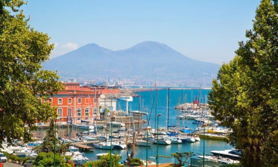 Scopri quali sono le 3 cose da vedere assolutamente durante un soggiorno a Napoli Scopri quali sono le 3 cose da vedere assolutamente durante un soggiorno a Napoli